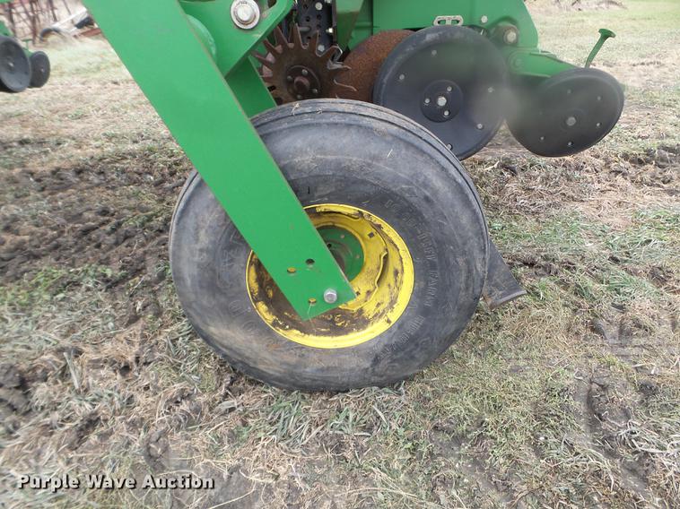 image for item DX9732 2007 John Deere 1770NT planter