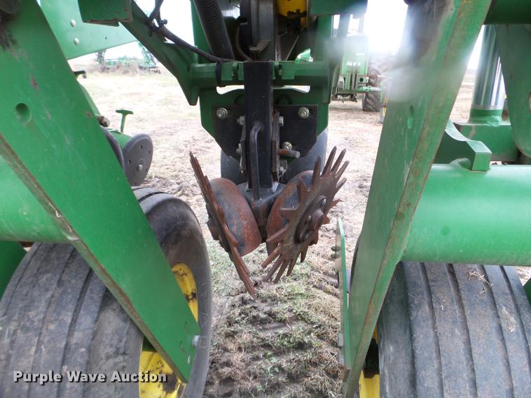 image for item DX9732 2007 John Deere 1770NT planter