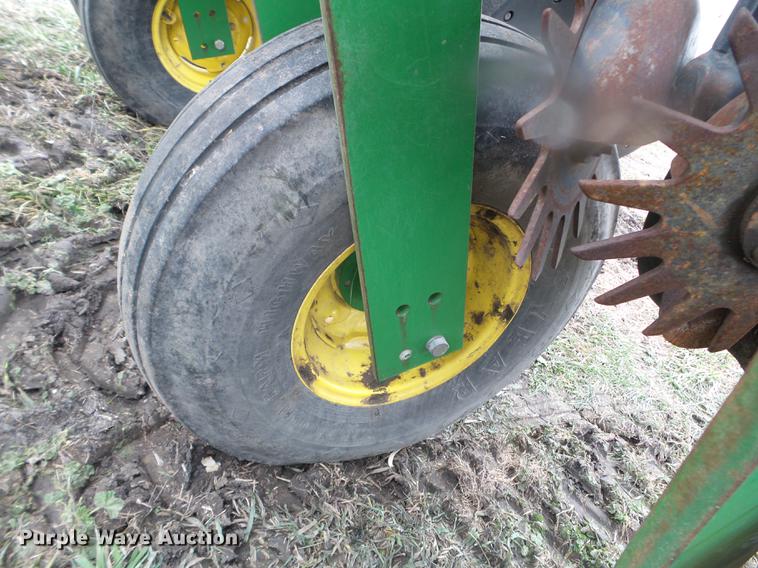 image for item DX9732 2007 John Deere 1770NT planter