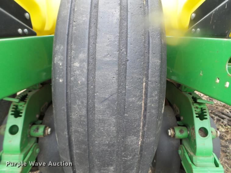 image for item DX9732 2007 John Deere 1770NT planter