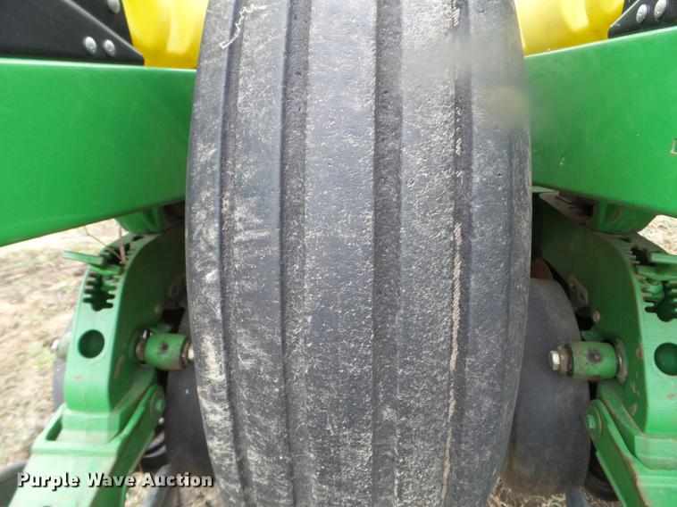 image for item DX9732 2007 John Deere 1770NT planter