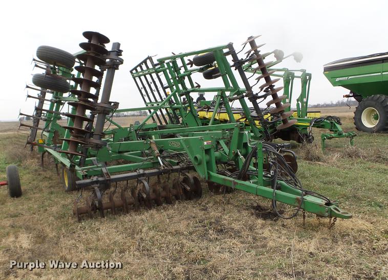 image for item DX9734 John Deere 726 mulch finisher