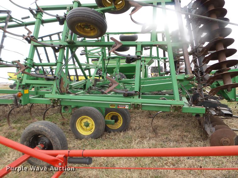 image for item DX9734 John Deere 726 mulch finisher