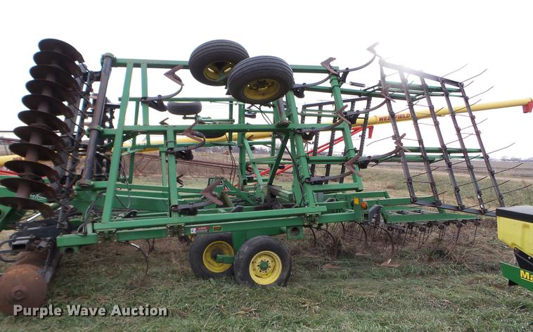 image for item DX9734 John Deere 726 mulch finisher