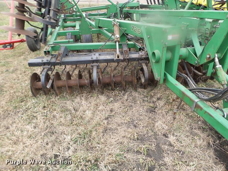 image for item DX9734 John Deere 726 mulch finisher