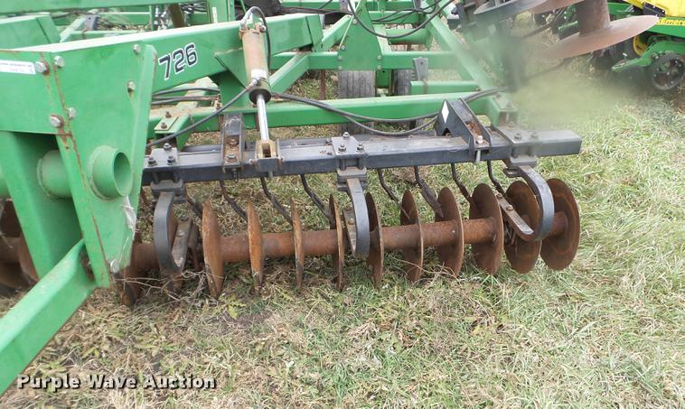 image for item DX9734 John Deere 726 mulch finisher