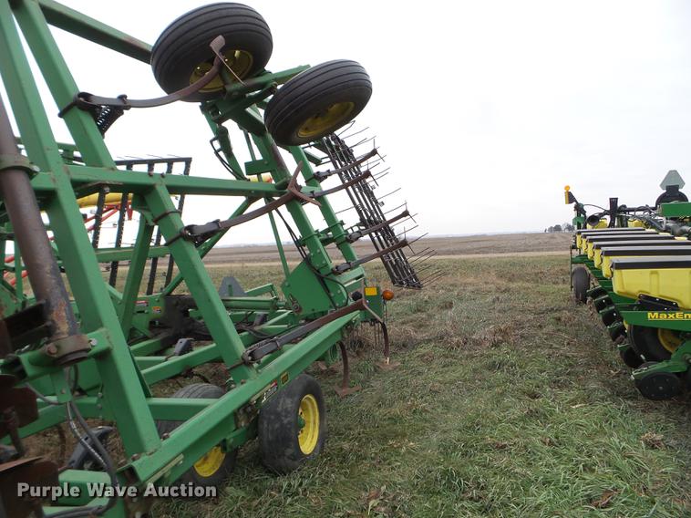 image for item DX9734 John Deere 726 mulch finisher