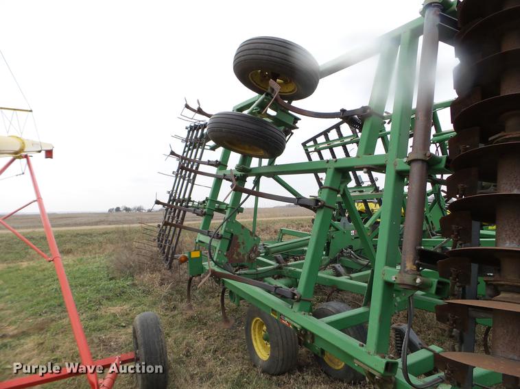 image for item DX9734 John Deere 726 mulch finisher