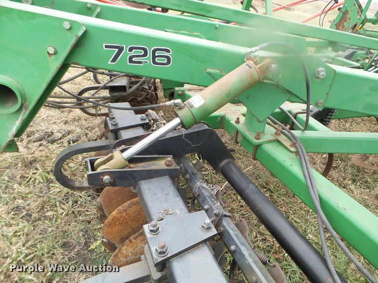 image for item DX9734 John Deere 726 mulch finisher