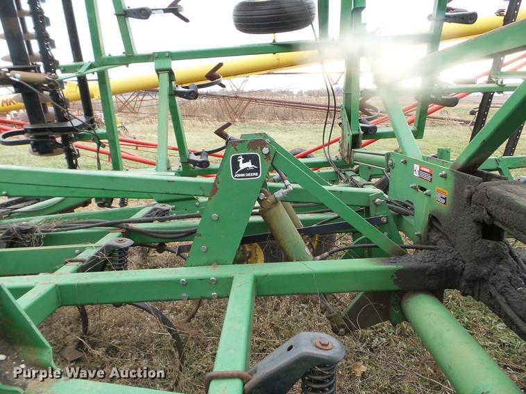 image for item DX9734 John Deere 726 mulch finisher