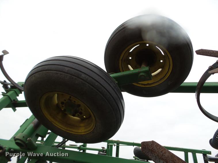 image for item DX9734 John Deere 726 mulch finisher