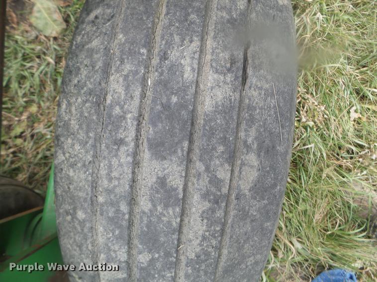 image for item DX9734 John Deere 726 mulch finisher