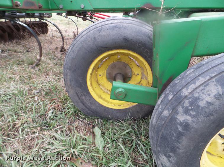 image for item DX9734 John Deere 726 mulch finisher