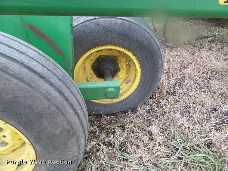 image for item DX9734 John Deere 726 mulch finisher