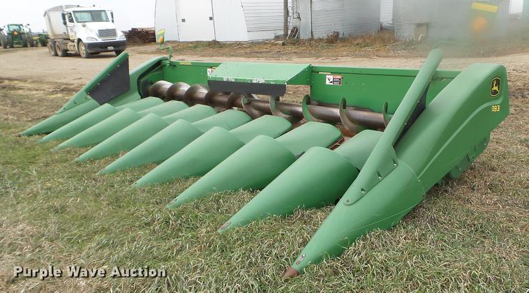 image for item DX9736 2006 John Deere 893 corn head