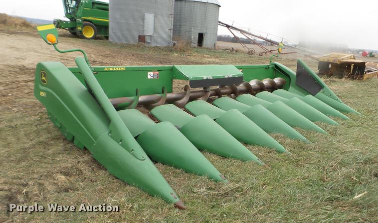 image for item DX9736 2006 John Deere 893 corn head