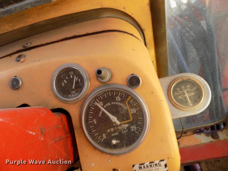 image for item DY9162 Case 1030 Comfort King tractor