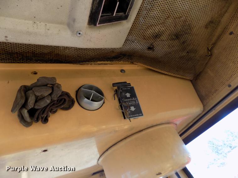 image for item DY9162 Case 1030 Comfort King tractor