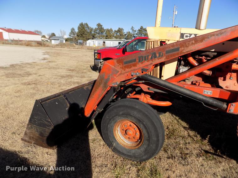 image for item DY9162 Case 1030 Comfort King tractor