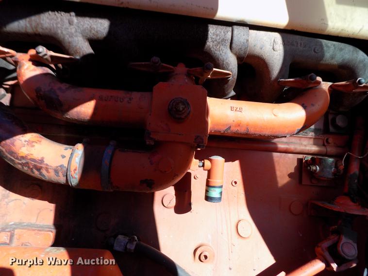 image for item DY9162 Case 1030 Comfort King tractor