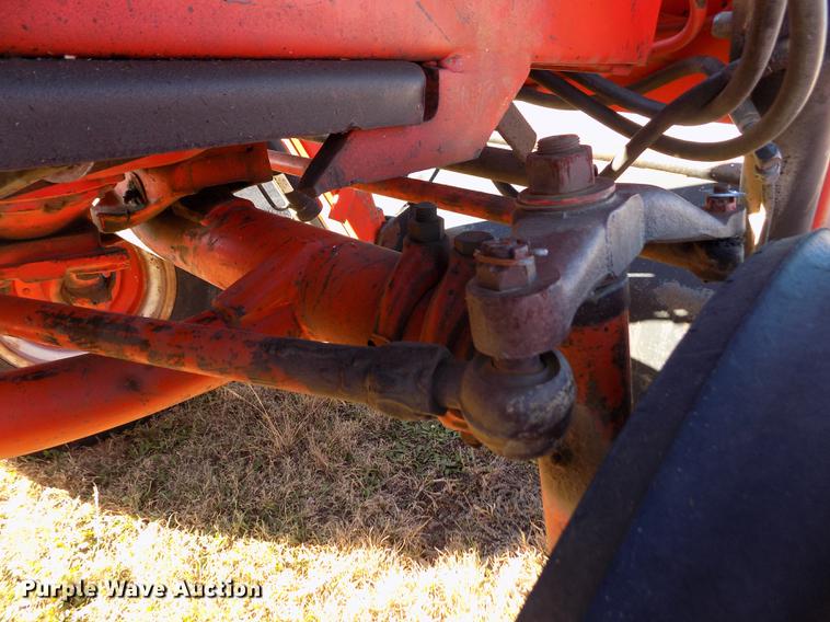 image for item DY9162 Case 1030 Comfort King tractor