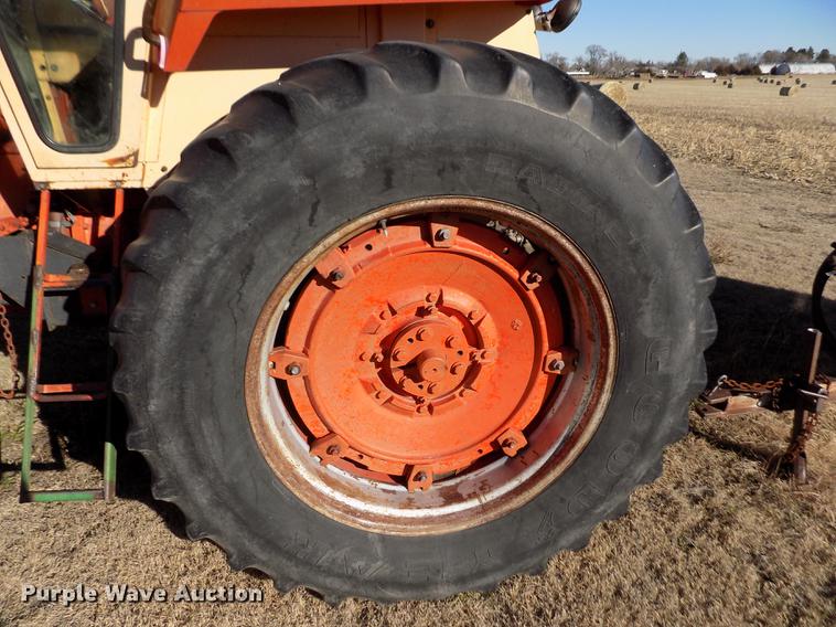 image for item DY9162 Case 1030 Comfort King tractor