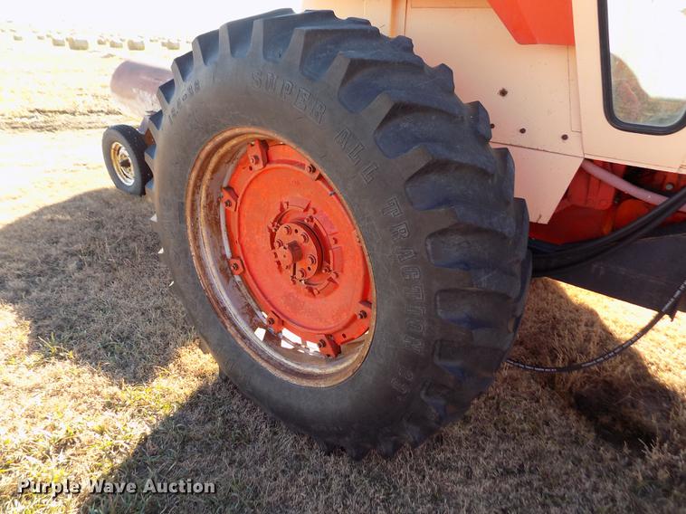 image for item DY9162 Case 1030 Comfort King tractor