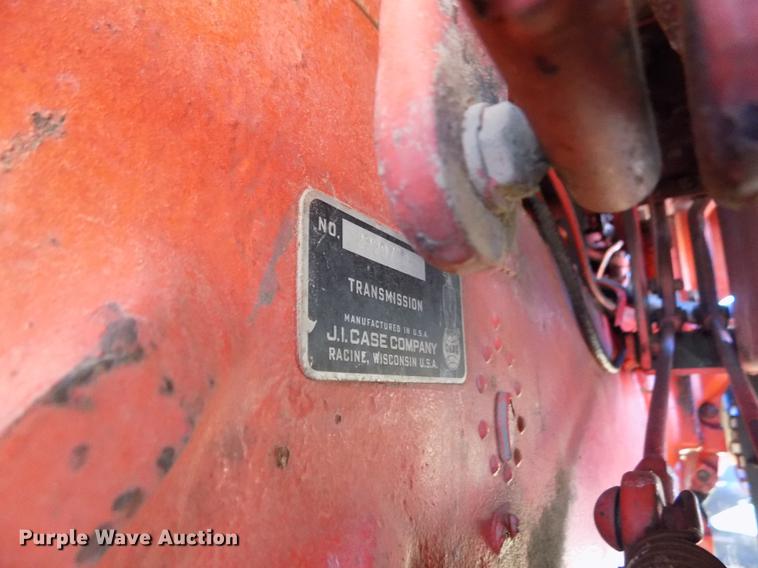 image for item DY9162 Case 1030 Comfort King tractor