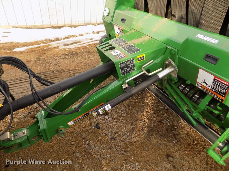 image for item DY9163 2013 John Deere 569 Mega Wide Plus round baler