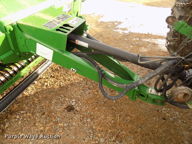 image for item DY9163 2013 John Deere 569 Mega Wide Plus round baler