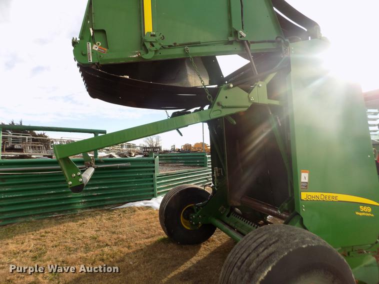 image for item DY9163 2013 John Deere 569 Mega Wide Plus round baler