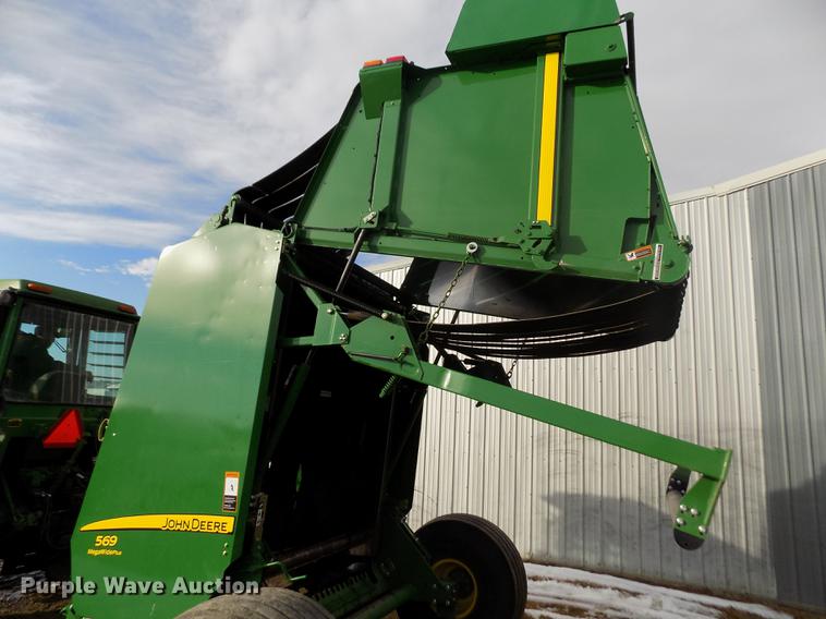 image for item DY9163 2013 John Deere 569 Mega Wide Plus round baler