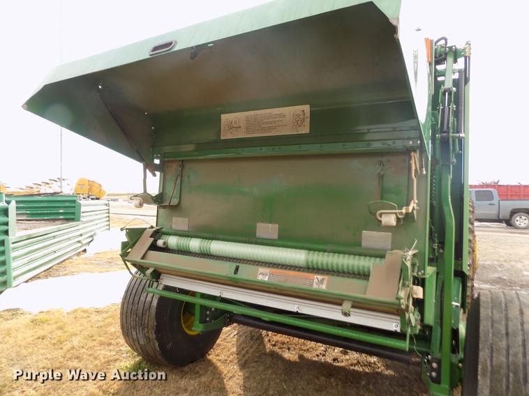 image for item DY9163 2013 John Deere 569 Mega Wide Plus round baler
