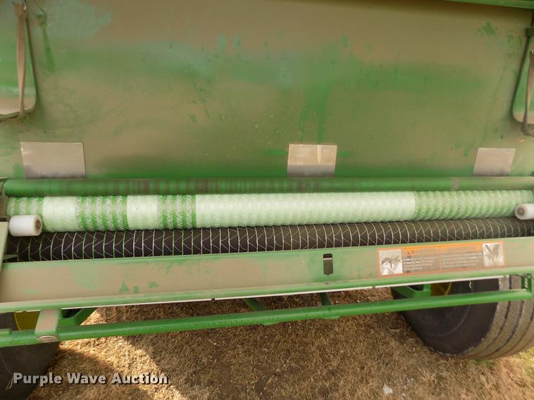 image for item DY9163 2013 John Deere 569 Mega Wide Plus round baler