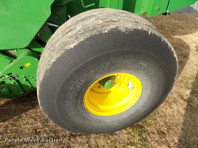 image for item DY9163 2013 John Deere 569 Mega Wide Plus round baler