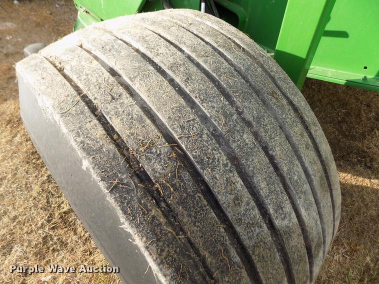 image for item DY9163 2013 John Deere 569 Mega Wide Plus round baler
