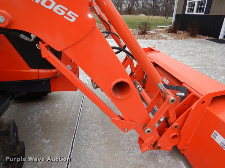 image for item EA9024 2017 Kubota MX5200 tractor