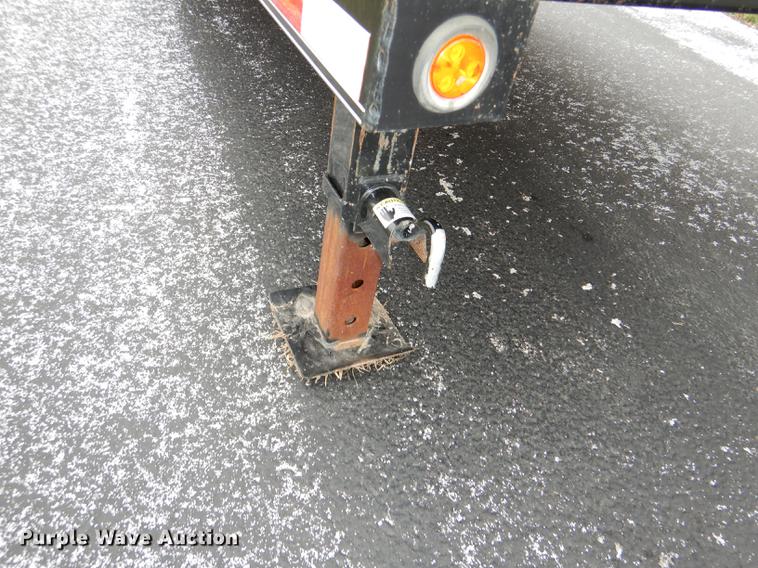 image for item EA9028 2016 Lamar equipment trailer