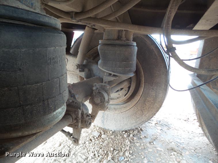 image for item EI9692 2007 Wilson DWH-550 double hopper bottom grain trailer