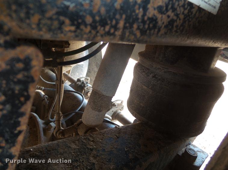 image for item EI9692 2007 Wilson DWH-550 double hopper bottom grain trailer