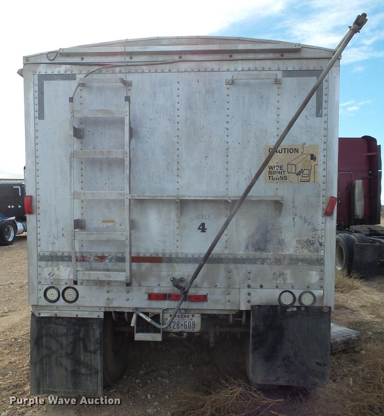 image for item EI9694 1995 Wilson DWH-40 double hopper bottom grain trailer