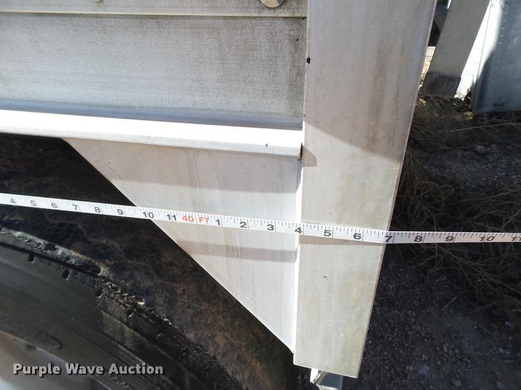 image for item EI9694 1995 Wilson DWH-40 double hopper bottom grain trailer