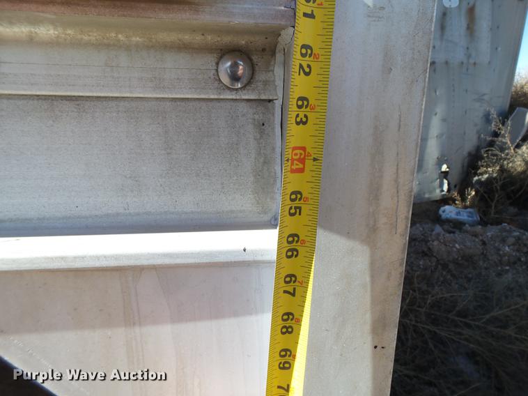 image for item EI9694 1995 Wilson DWH-40 double hopper bottom grain trailer