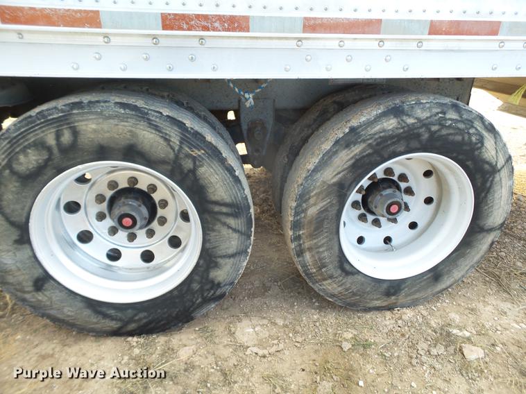 image for item EI9694 1995 Wilson DWH-40 double hopper bottom grain trailer