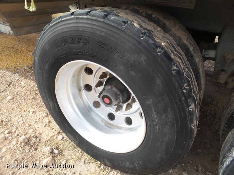 image for item EI9694 1995 Wilson DWH-40 double hopper bottom grain trailer