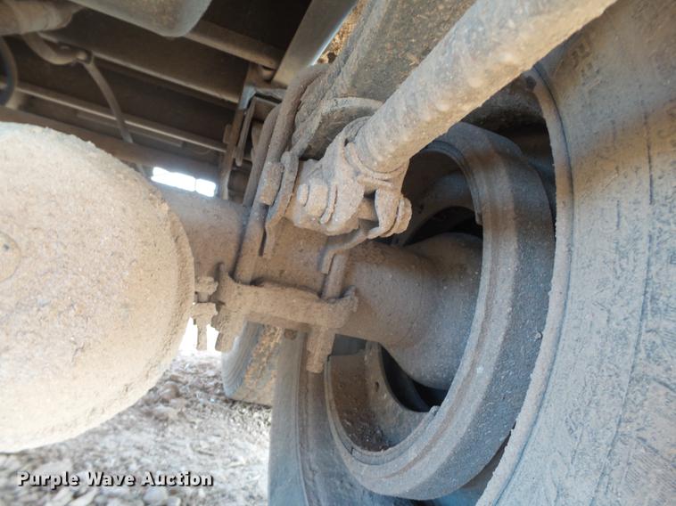 image for item EI9694 1995 Wilson DWH-40 double hopper bottom grain trailer