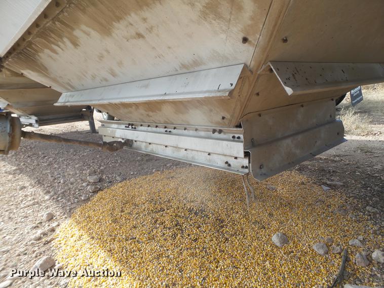 image for item EI9694 1995 Wilson DWH-40 double hopper bottom grain trailer