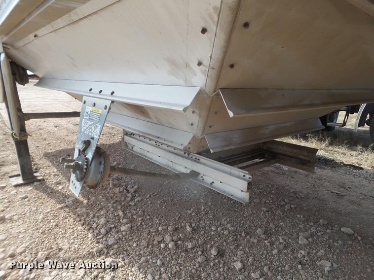 image for item EI9694 1995 Wilson DWH-40 double hopper bottom grain trailer