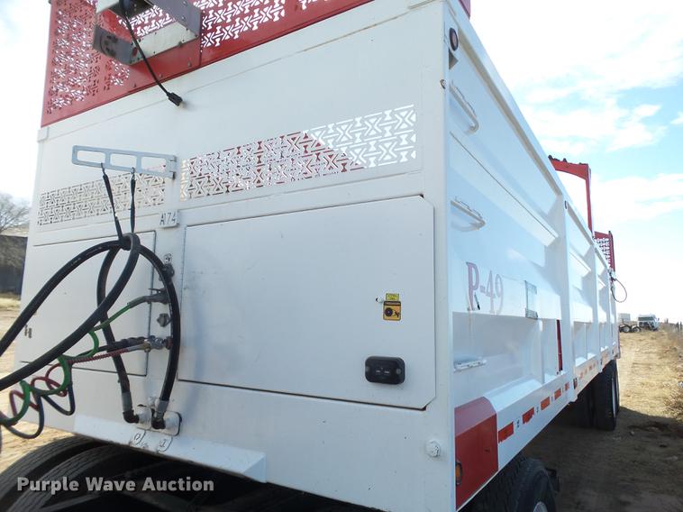 image for item EI9695 2016 Mas silage trailer