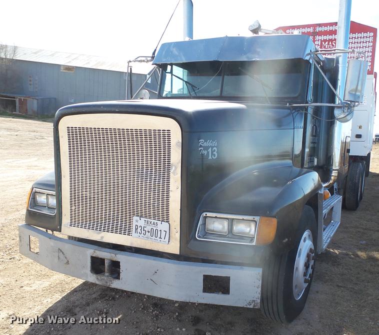 image for item EI9697 1993 Freightliner FLD semi truck